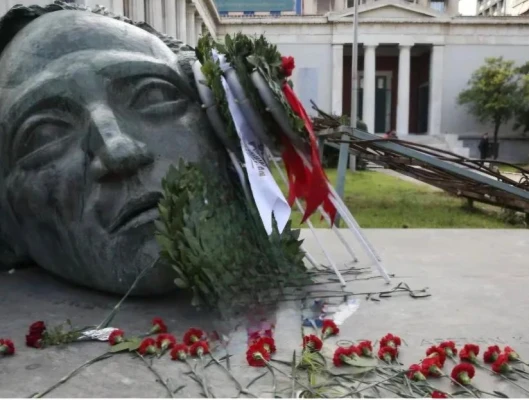 Επίκαιρα τα αιτήματα του Πολυτεχνείου για τους νέους και τον κόσμο της εργασίας