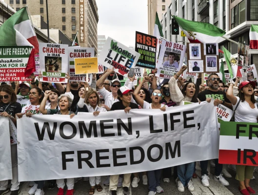 Καταδικάζουμε τη βάρβαρη καταστολή εναντίον του ιρανικού λαού