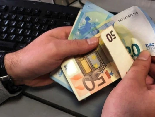 Η επέλαση της ακρίβειας στα νοικοκυριά δεν αντιμετωπίζεται με μόλις 13€ αύξηση του κατώτατου μισθού