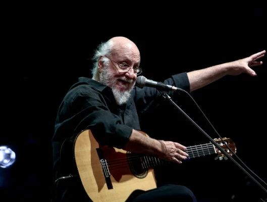 Η ΓΣΕΕ αποχαιρετά το μεγάλο δημιουργό Διονύση Σαββόπουλο