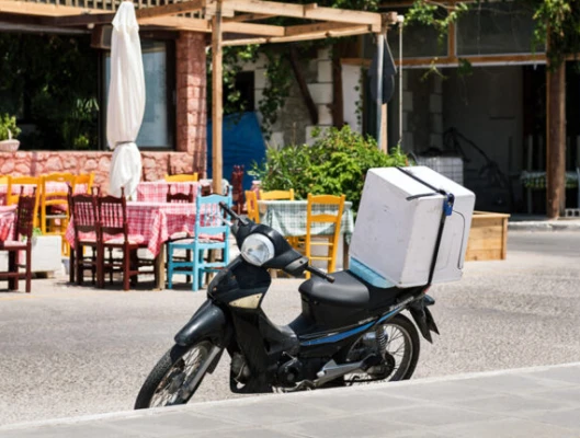 ΔΕΝ ΧΡΗΣΙΜΟΠΟΙΟΥΜΕ ΥΠΗΡΕΣΙΕΣ DELIVERY ΤΙΣ ΗΜΕΡΕΣ ΤΩΝ ΥΨΗΛΩΝ ΘΕΡΜΟΚΡΑΣΙΩΝ - ΝΑ ΛΗΦΘΟΥΝ ΠΡΟΣΘΕΤΑ ΜΕΤΡΑ