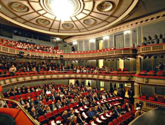 Η ΓΣΕΕ καταγγέλλει την καταχρηστική απόλυση εργαζόμενου στην Εθνική Λυρική Σκηνή