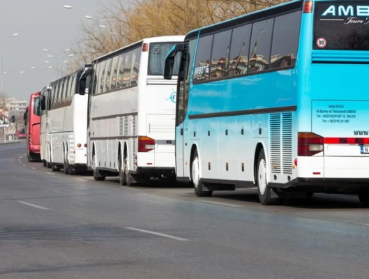 Κοινή επιστολή ΓΣΕΕ - Εργατικών Κέντρων Κρήτης & Ρόδου για τις απολύσεις οδηγών τουριστικών λεωφορείων