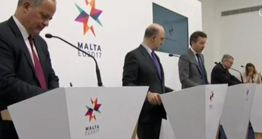 "ΑΝΘΡΑΚΕΣ Ο ΘΗΣΑΥΡΟΣ" ΓΙΑ ΤΙΣ ΣΥΛΛΟΓΙΚΕΣ ΔΙΑΠΡΑΓΜΑΤΕΥΣΕΙΣ. ΝΕΑ ΜΝΗΜΟΝΙΑΚΑ ΜΕΤΡΑ 3,6 ΔΙΣ ΓΙΑ ΜΙΣΘΩΤΟΥΣ ΚΑΙ ΣΥΝΤΑΞΙΟΥΧΟΥΣ