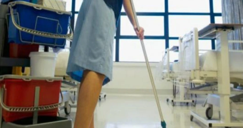 ΆΜΕΣΗ ΑΠΟΚΑΤΑΣΤΑΣΗ ΤΗΣ ΕΡΓΑΣΙΑΚΗΣ ΟΜΗΡΙΑΣ ΤΩΝ ΕΡΓΟΛΑΒΙΚΩΝ ΕΡΓΑΖΟΜΕΝΩΝ ΣΤΗΝ ΚΑΘΑΡΙΟΤΗΤΑ, ΕΣΤΙΑΣΗ, ΣΙΤΙΣΗ ΚΑΙ ΦΥΛΑΞΗ ΣΤΟ ΔΗΜΟΣΙΟ ΤΟΜΕΑ   