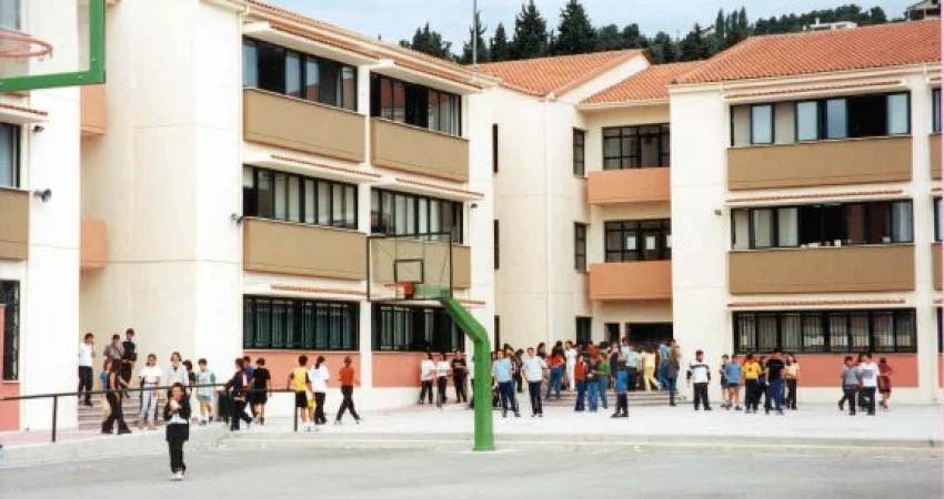 ΔΕΛΤΙΟ ΤΥΠΟΥ-ΝΑ ΣΤΑΜΑΤΗΣΕΙ ΕΔΩ ΚΑΙ ΤΩΡΑ Η ΥΠΟΒΑΘΜΙΣΗ ΤΗΣ ΔΗΜΟΣΙΑΣ ΕΚΠΑΙΔΕΥΣΗΣ ΠΟΥ ΚΙΝΔΥΝΕΥΕΙ ΝΑ ΚΑΤΑΣΤΡΑΦΕΙ