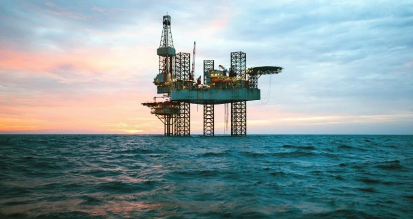 Όχι στις απολύσεις εργαζομένων στα Πετρέλαια Καβάλας