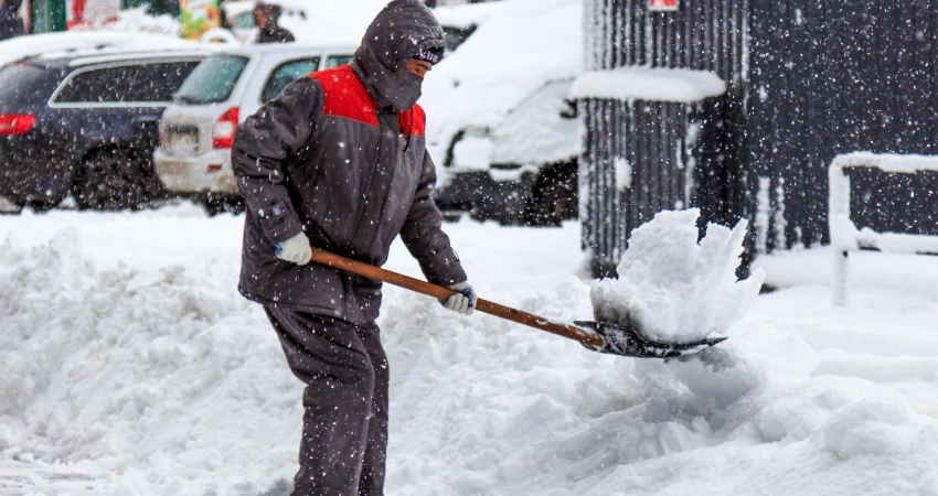 ΥΓΕΙΑ ΚΑΙ ΑΣΦΑΛΕΙΑ ΕΡΓΑΖΟΜΕΝΩΝ ΣΕ ΣΥΝΘΗΚΕΣ ΨΥΧΟΥΣ, ΕΝΤΟΝΩΝ ΧΙΟΝΟΠΤΩΣΕΩΝ ΚΑΙ ΠΑΓΕΤΟΥ