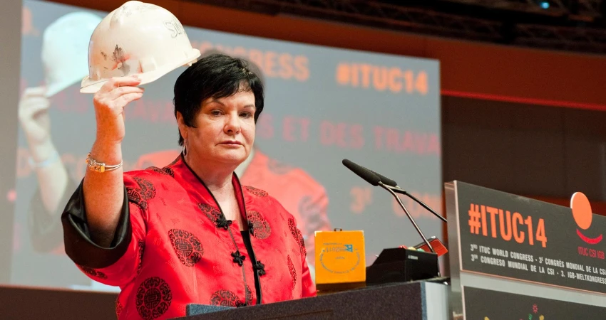 ΔΕΛΤΙΟ ΤΥΠΟΥ-ΜΗΝΥΜΑ ΑΛΛΗΛΕΓΓΥΗΣ ΣΤΟΥΣ ΈΛΛΗΝΕΣ ΕΡΓΑΖΟΜΕΝΟΥΣ ΑΠΟ ΤΗ ΔΙΕΘΝΗ ΣΥΝΔΙΚΑΛΙΣΤΙΚΗ ΣΥΝΟΜΟΣΠΟΝΔΙΑ